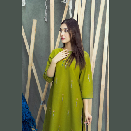 Sapphire Printed 3PC Lawn Suit BANA DORIA New Volume Allover Print Shirt, Trouser & Dupatta 100% Guaranteed Fabric