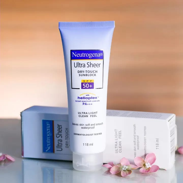 Neutrogena Ultra Sheer Dry-Touch Sunblock SPF 50+ with Helioplex - 118ml Daily Face & Body Sunscreen
