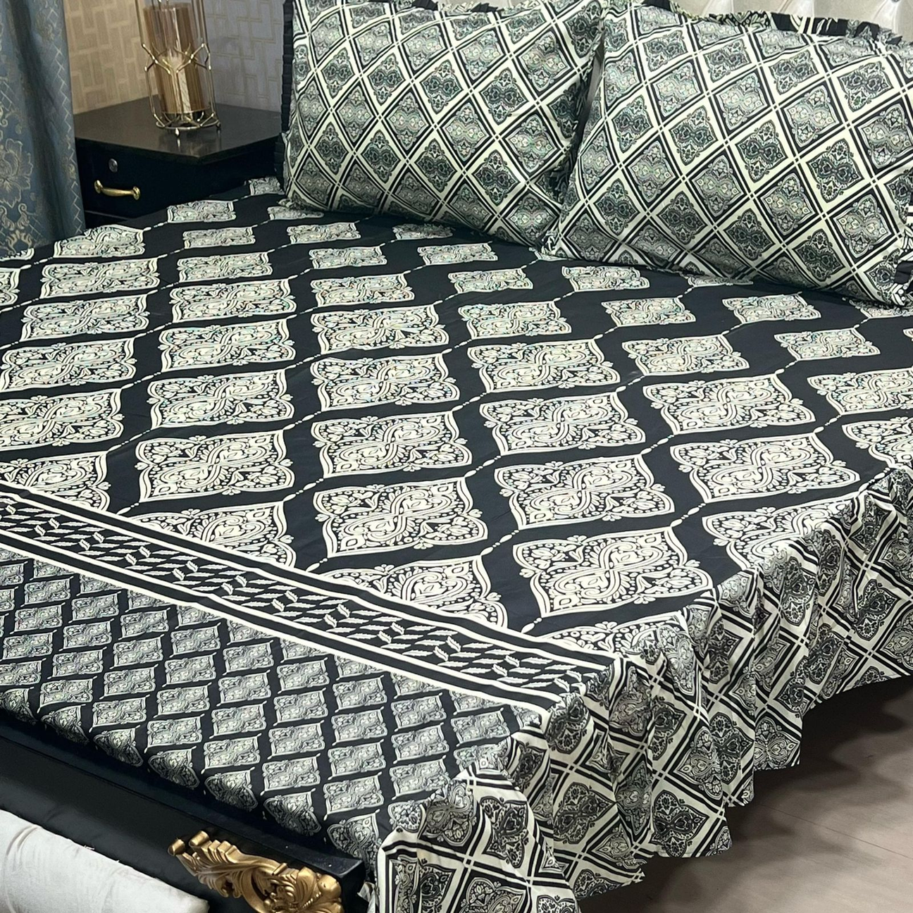 Gultex Black & White Geometric Moroccan Print King Size Frill Bed Sheet Set - 3 Piece