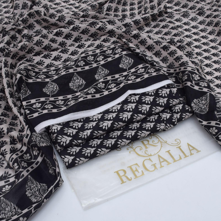 Stylish Lawn Outfit for Women – REGALIA Printed 3PC Suit with Elegant Dupatta.